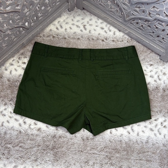 NWT! J.Crew olive green khaki shorts size 8 preppy academia gorpcore wanderlust - Picture 7 of 10